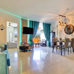 Apartamento Luxory Dreamy Sunset, Seafront, Direct Access To The Promenade,wifi,pool,free Parking, Los Cristianos (Tenerife)